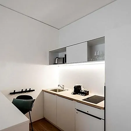 Aparthotel The Place - Serviced