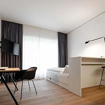 Aparthotel The Place - Serviced