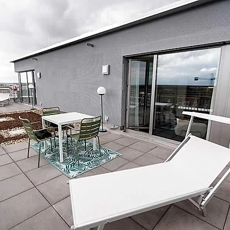 Aparthotel The Place - Serviced