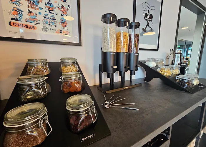 アパートホテル The Place - Serviced 4*